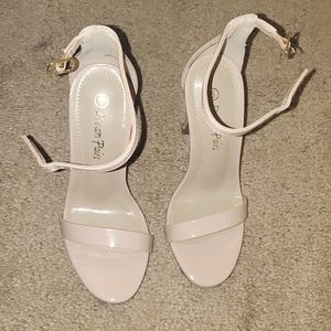 NEW Dream Paris Nude Heels Size 5